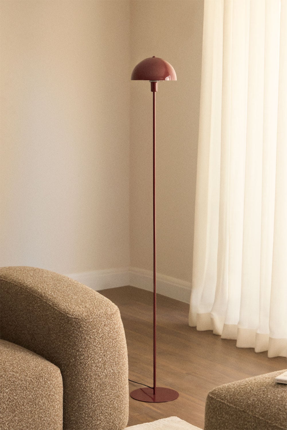 lámpara de pie burdeos salón, lámpara de pie diseño minimalista