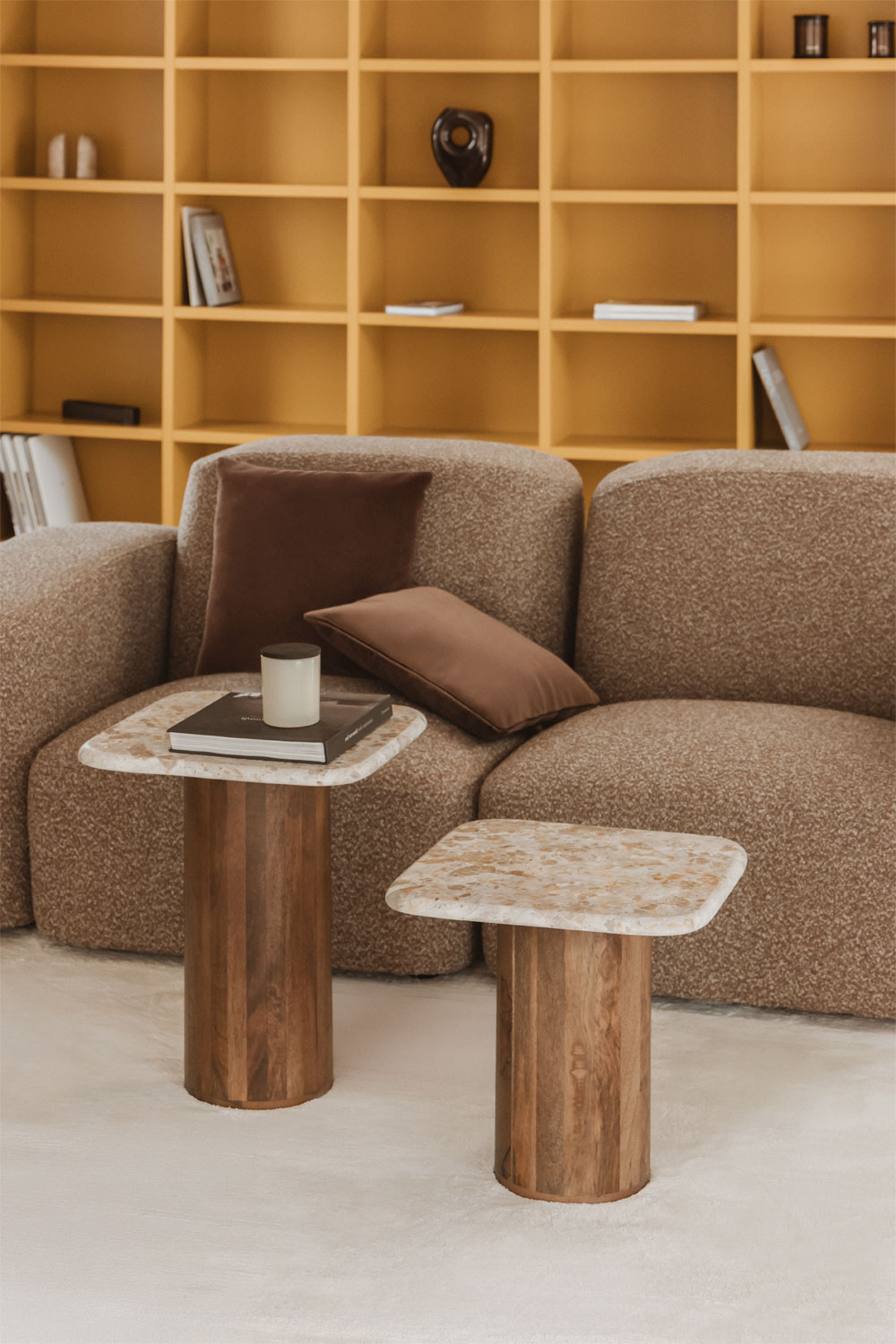 Mesa auxiliar cuadrada de madera y mármol