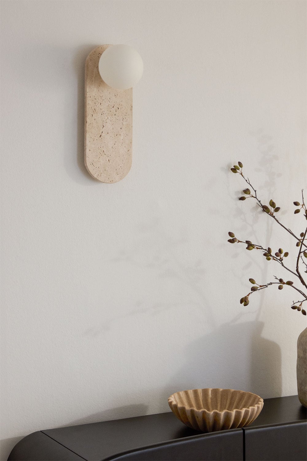 Aplique de pared moderno con pantalla esférica