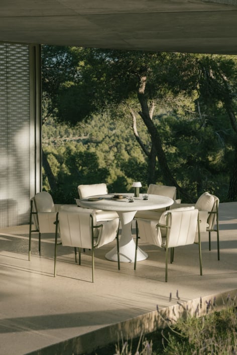 Mesa de jardín redonda Ø120 cm en cemento Eloria