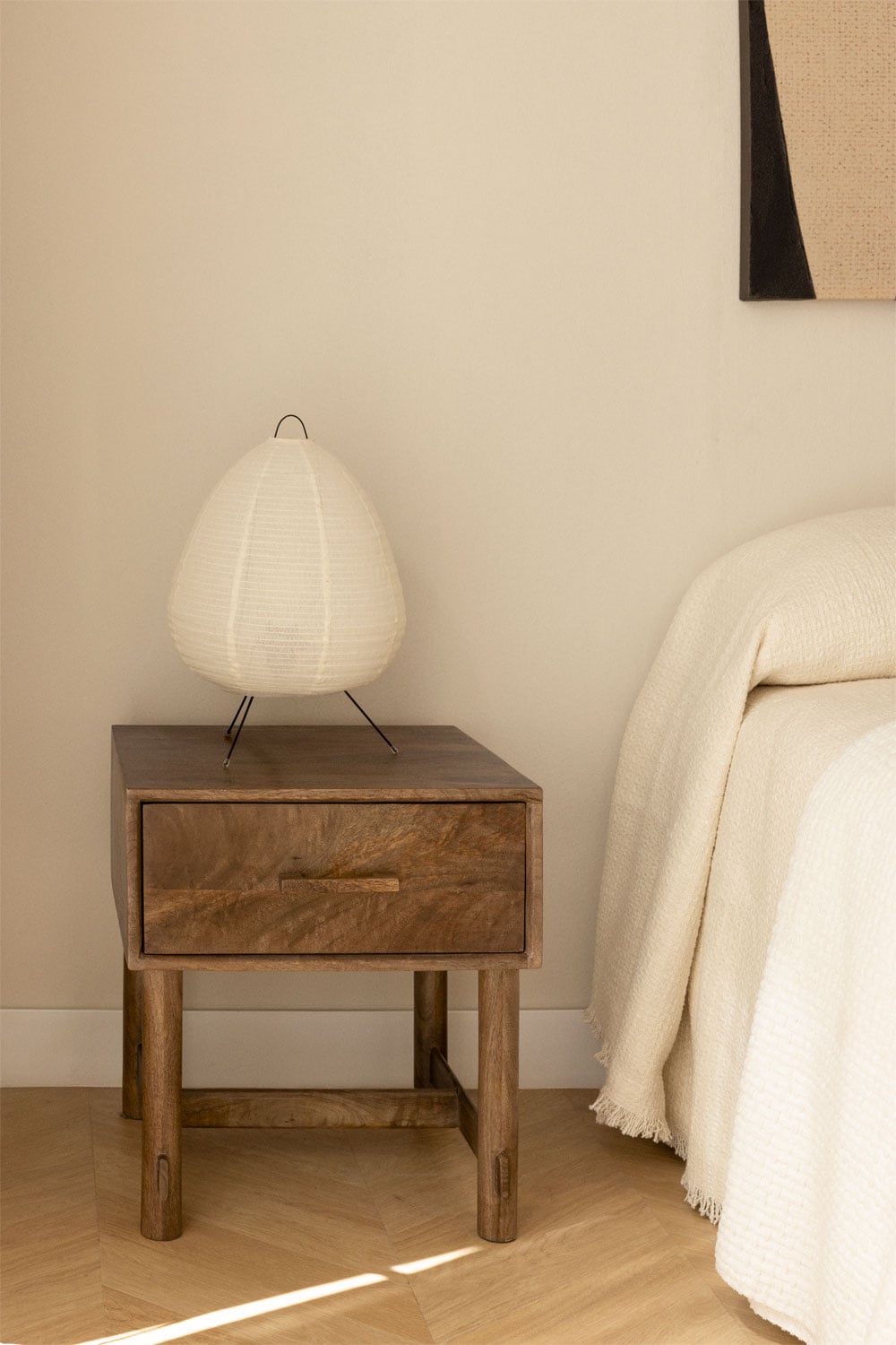 Mesita de noche de madera maciza con cajón