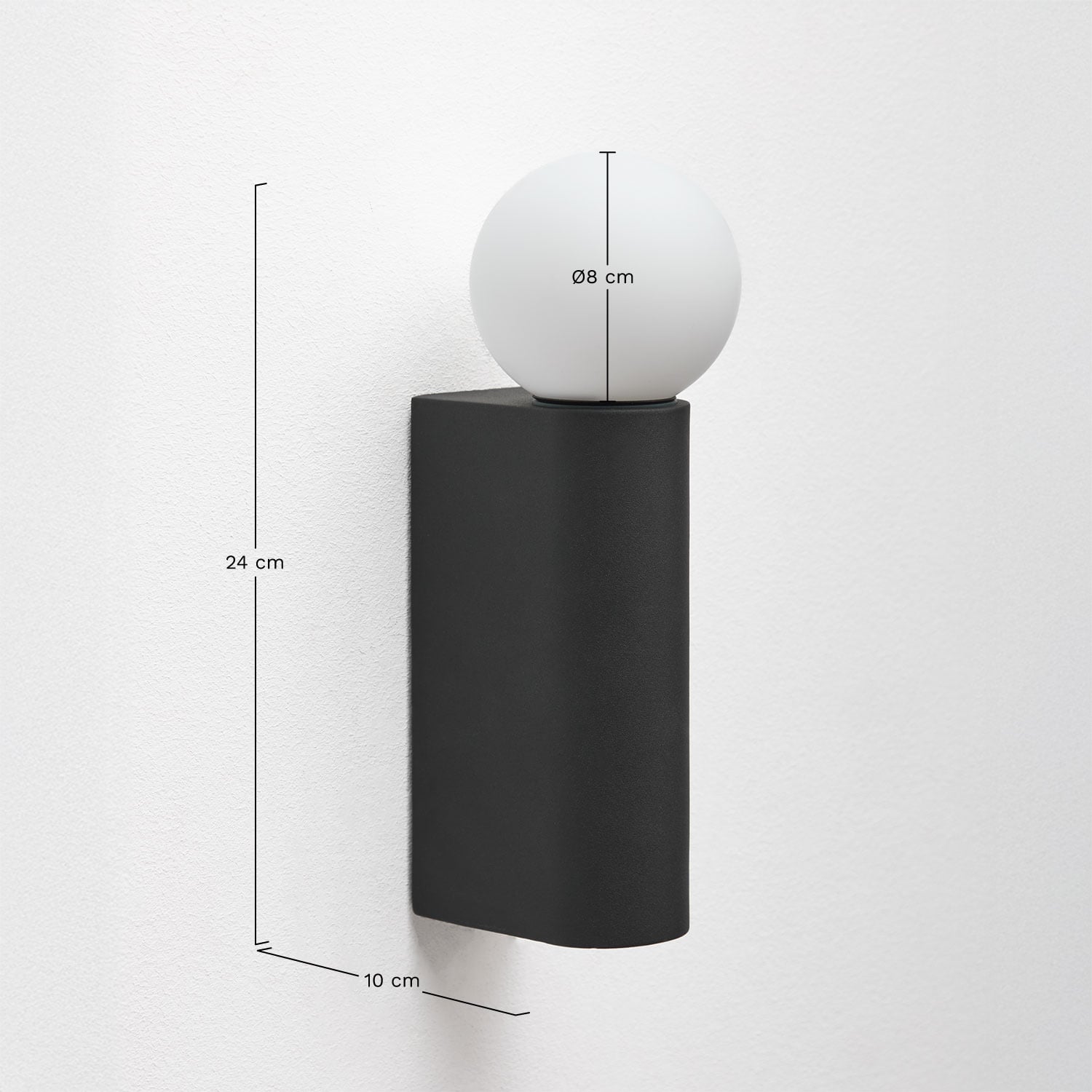 Aplique de pared con bola de cristal en aluminio Irvine, medidas