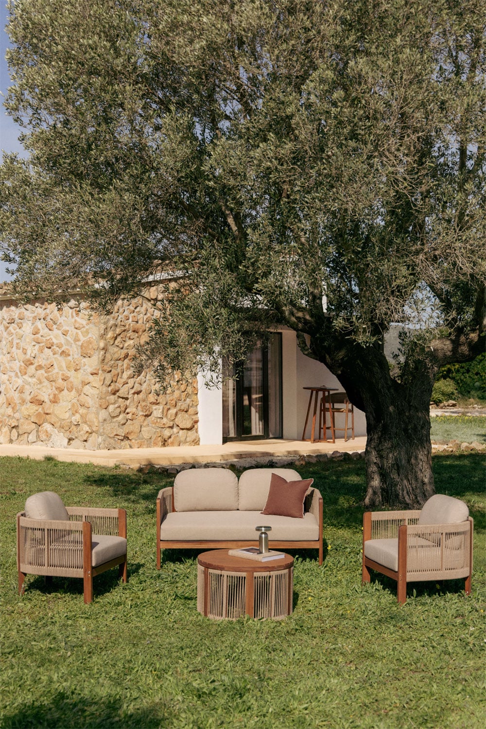 Conjunto de jardín de madera y cuerda beige