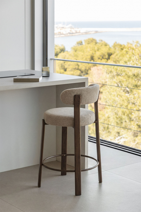 Taburete alto con respaldo en tela chenilla y hierro Jolie - Marrón Madera Oscura