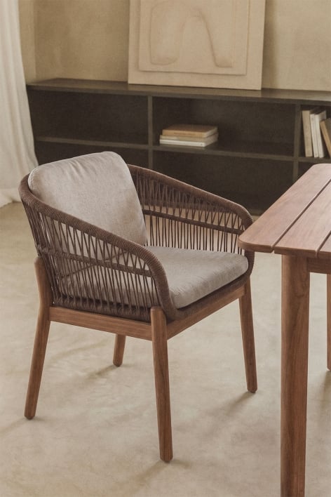 Silla de comedor con reposabrazos en madera de acacia y cuerda trenzada Karvia