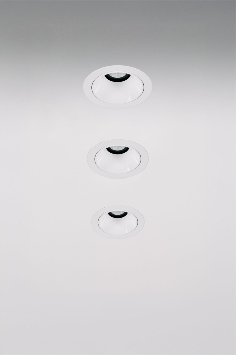 Pack de 3 downlights LED empotrables con marcos redondos Ø7 cm en aluminio Orelva