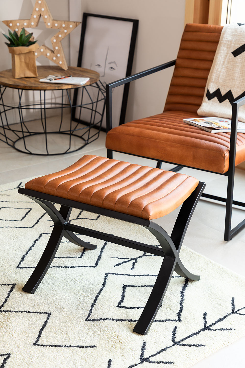 Taburete Bajo en Piel Zelan SKLUM