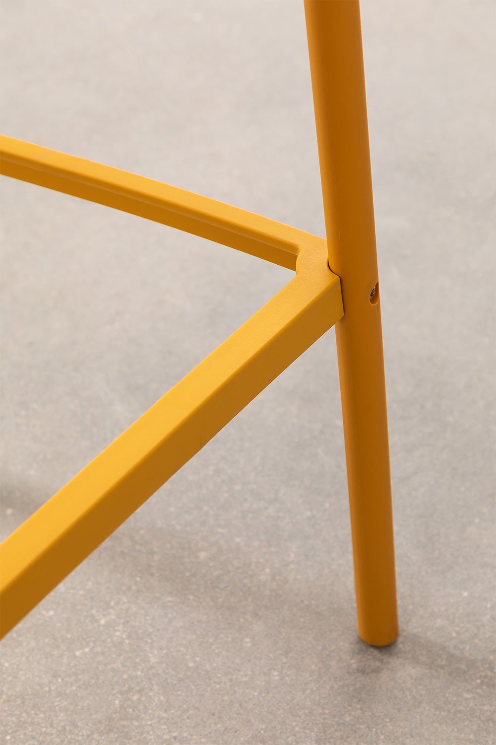 Taburete alto de jardín 65 cm en polipropileno mostaza Ores, imagen de galería 8