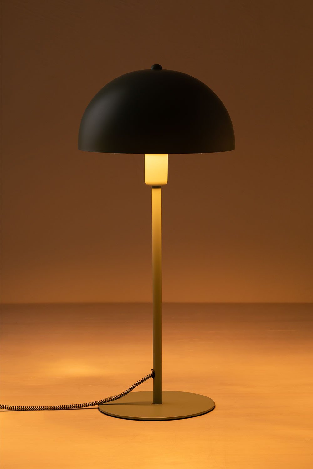 Lámpara de mesa en hierro Alnair, imagen de galer&iacute;a 3