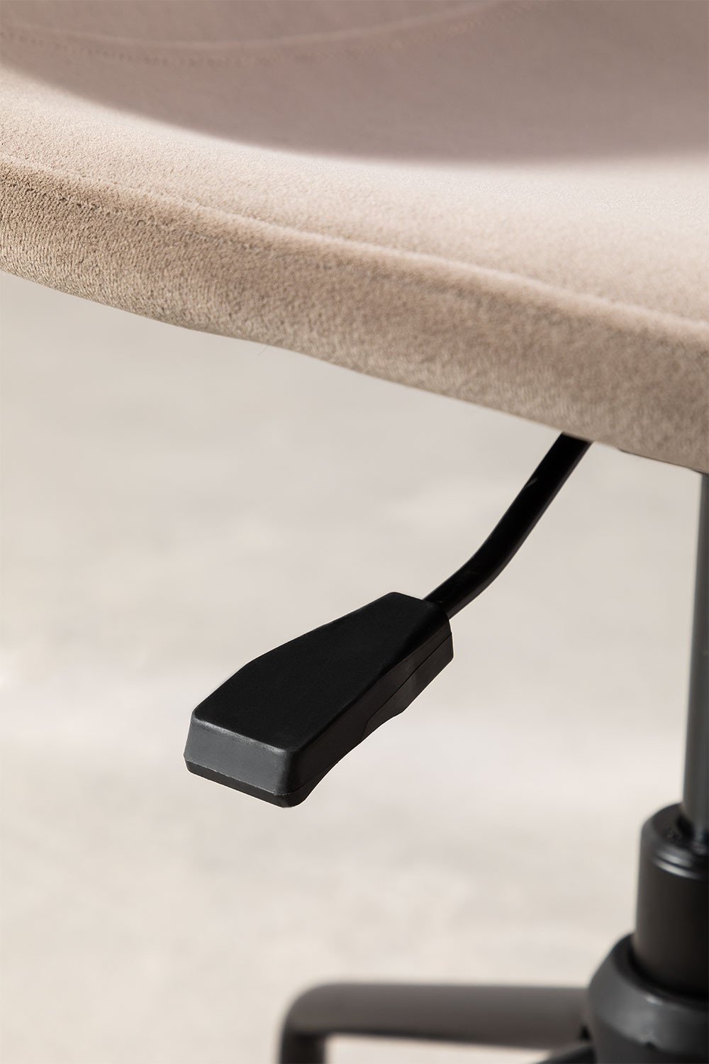 Silla de escritorio en terciopelo Glamm           , imagen de galería 6