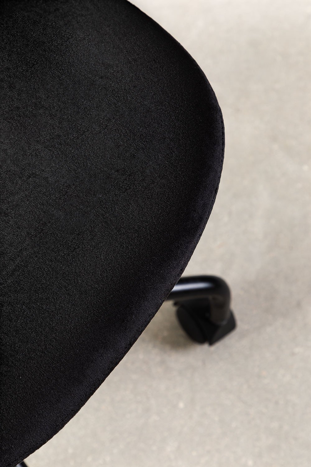 Silla de escritorio en terciopelo Glamm           , imagen de galería 5