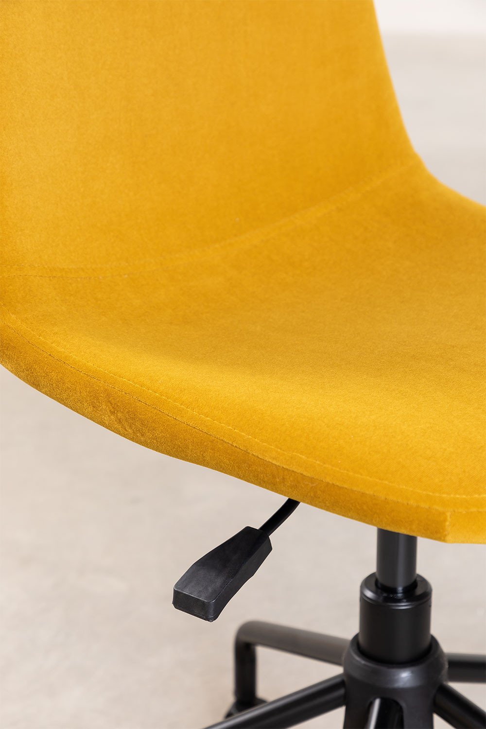 Silla de escritorio en terciopelo Glamm           , imagen de galería 7