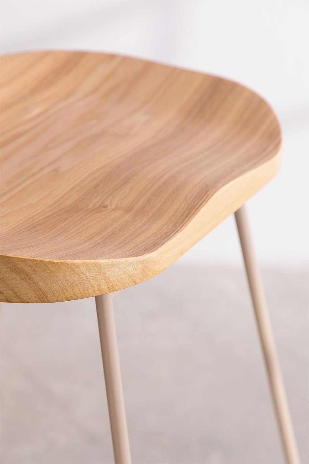Taburete alto 65 cm en acero beige lino y madera de olmo Neicol, imagen de galería 5