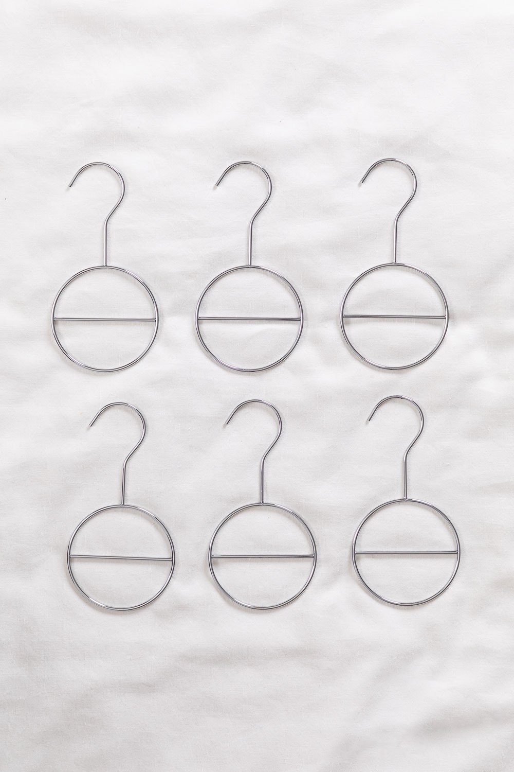 Set de 6 Perchas Gärde Metalizadas para accesorios, imagen de galería 1