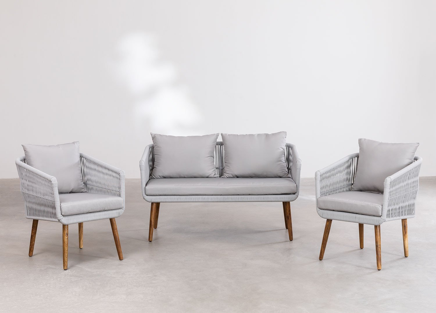 Conjunto de jardín con sofá de 2 plazas y 2 sillones en madera de acacia y cuerda trenzada Barker Style, imagen de galería 2