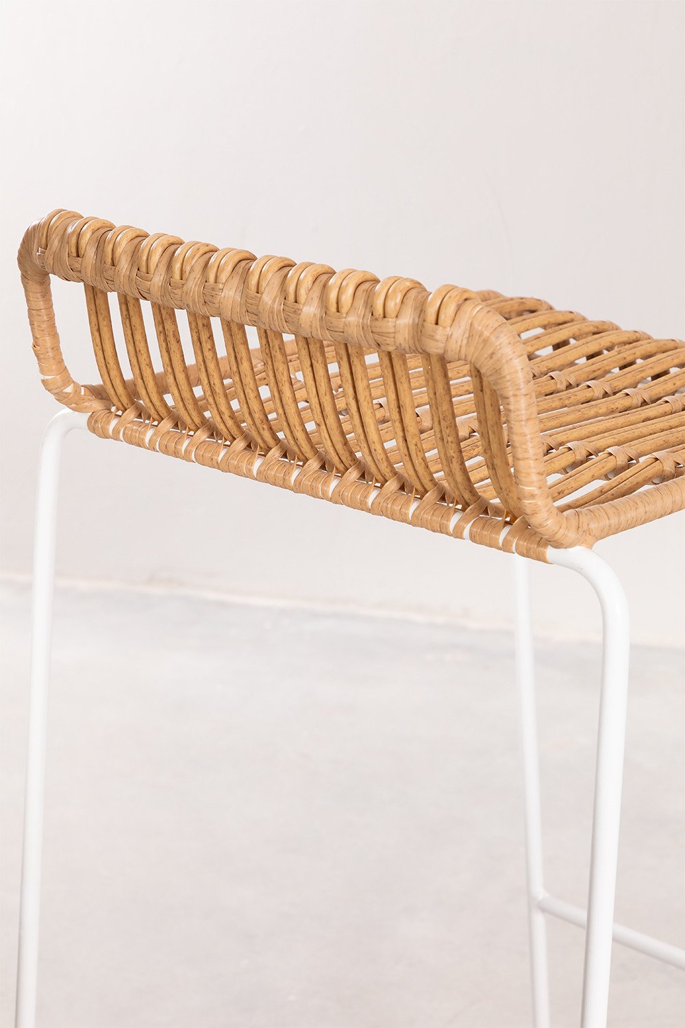 Pack de 2 taburetes altos de jardín en ratán sintético Aroa  , imagen de galería 5