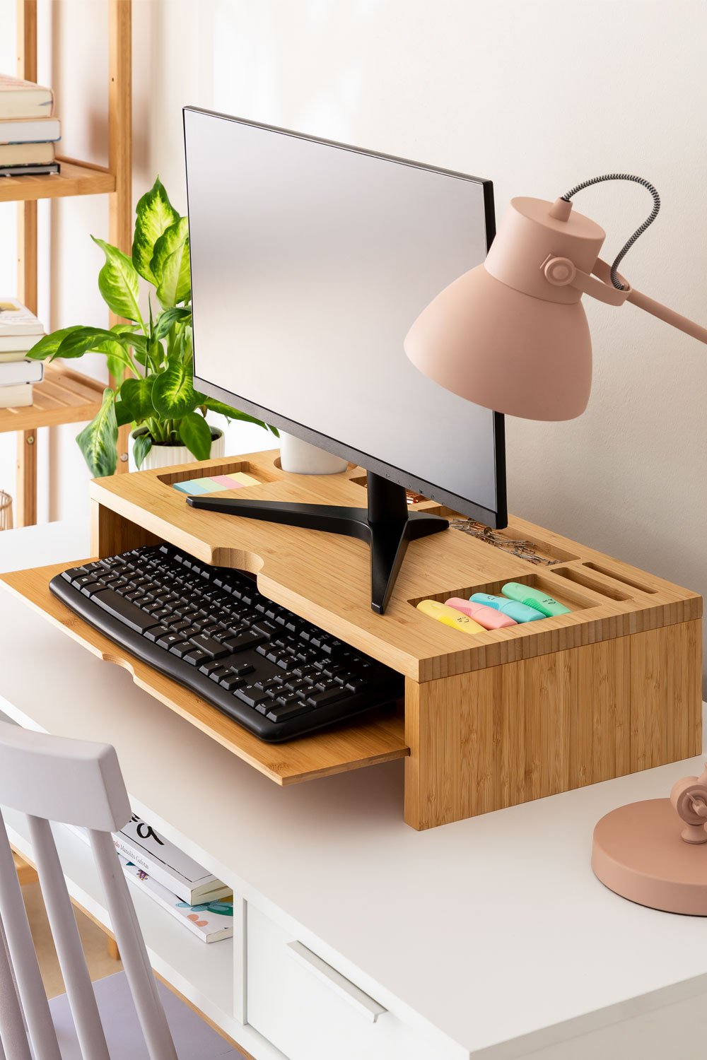 Soporte de sobremesa para la pantalla del ordenador. Monitor para PC,  diseño minimalista y ergonómico, fabricado en madera certificada. Regalo