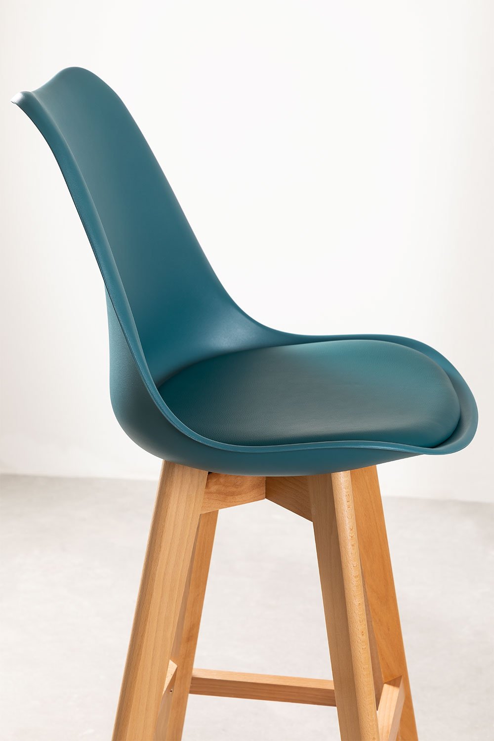 Pack de 4 taburetes altos 75 cm con cojín en polipiel azul turquesa intenso Nordic, imagen de galer&iacute;a 3