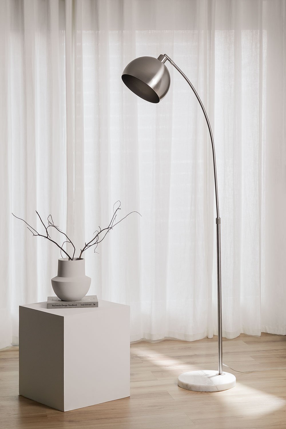 Lámpara de Pie Diala      , imagen de galería 1