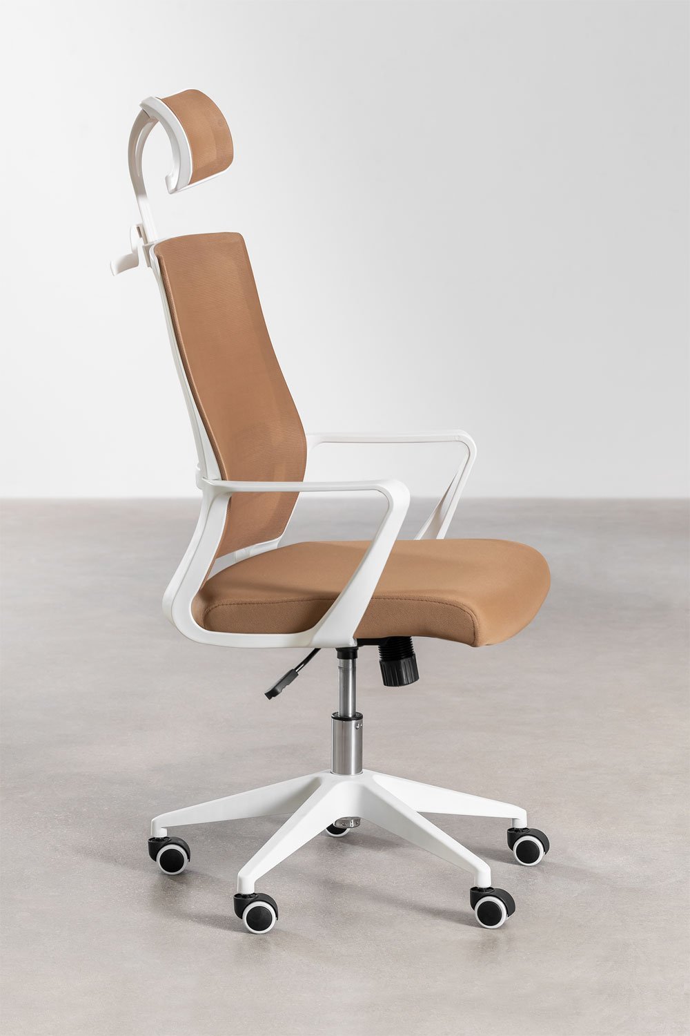 Silla de oficina con ruedas y reposabrazos en polipropileno Teill Colors , imagen de galería 3