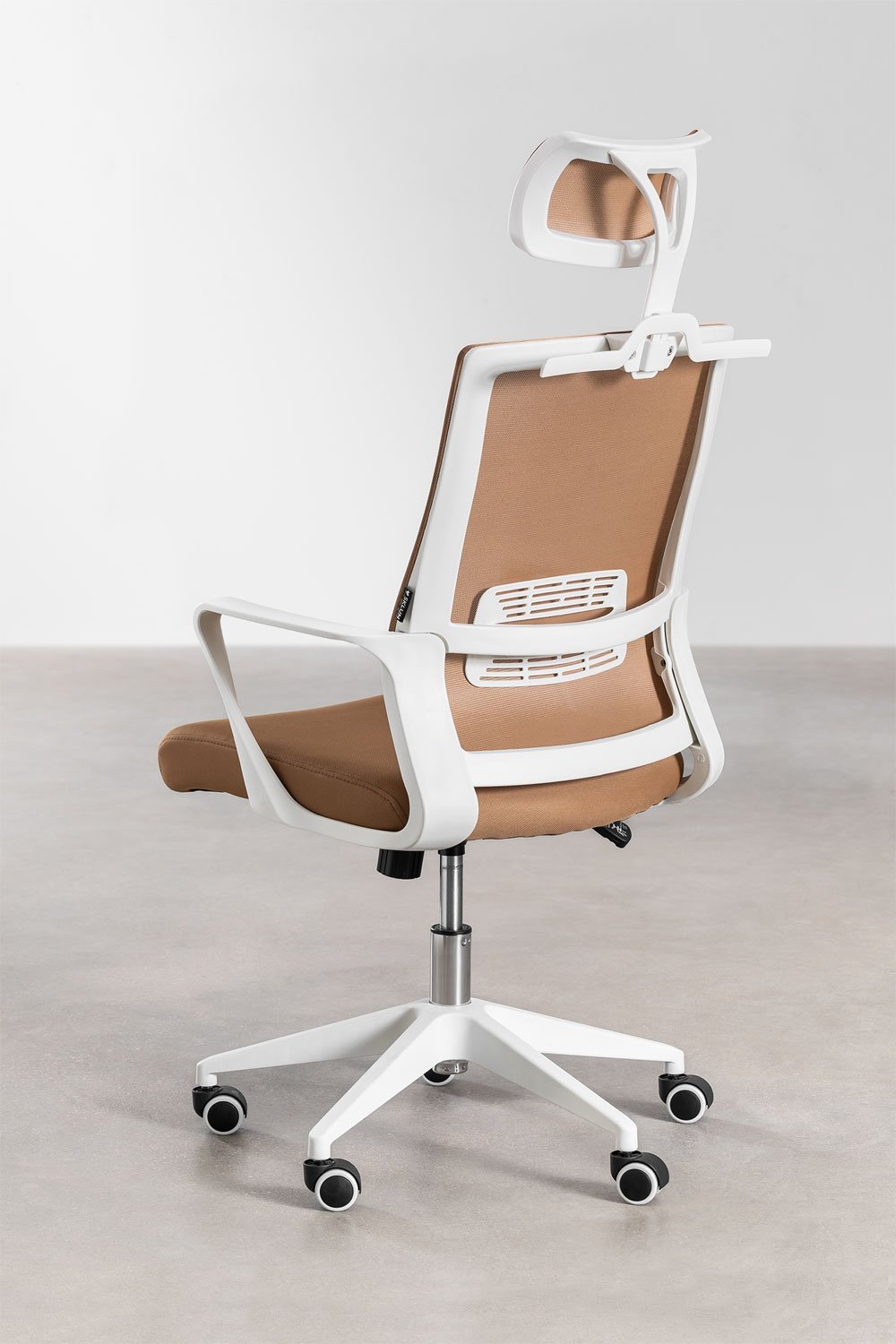 Silla de oficina con ruedas y reposabrazos en polipropileno Teill Colors , imagen de galería 4