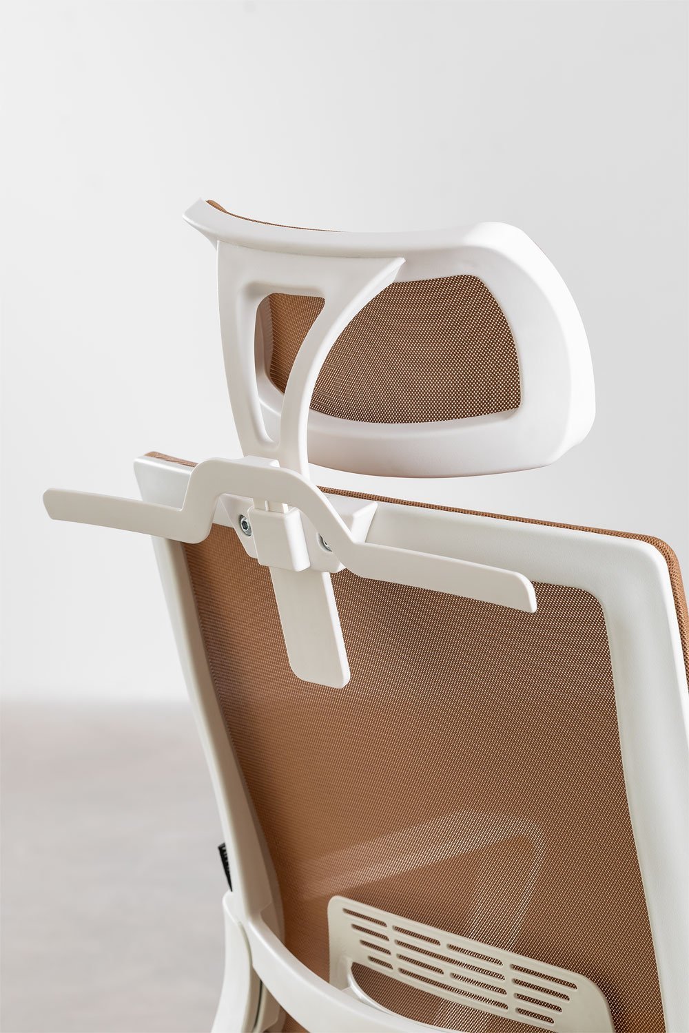 Silla de oficina con ruedas y reposabrazos en polipropileno Teill Colors , imagen de galería 6