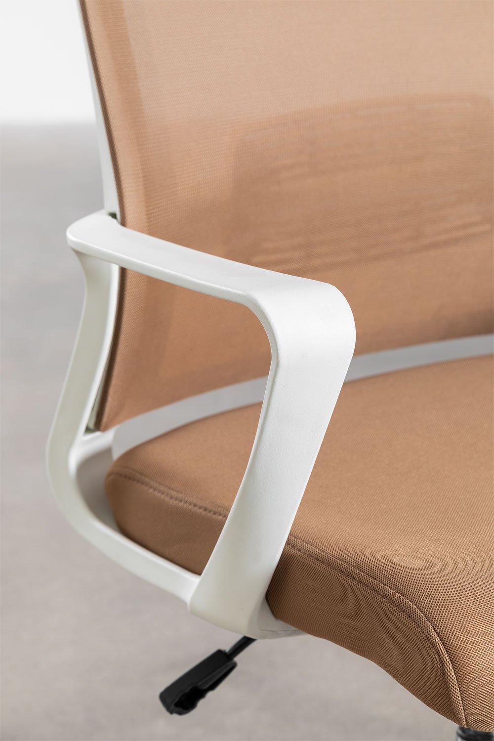 Silla de oficina con ruedas y reposabrazos en polipropileno Teill Colors , imagen de galería 7