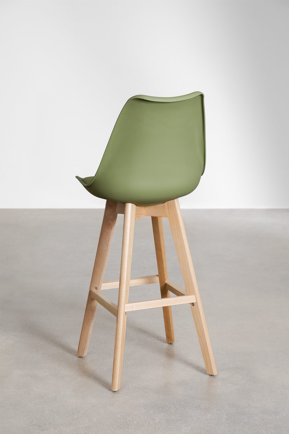 Taburete alto 75 cm con cojín en polipiel verde army claro Nordic, imagen de galer&iacute;a 3