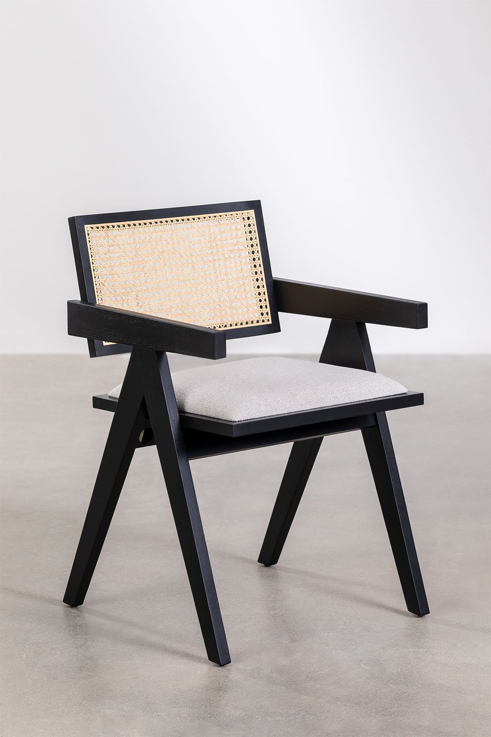 Silla de comedor en madera de fresno tapizada con reposabrazos Lali  , imagen de galería 4