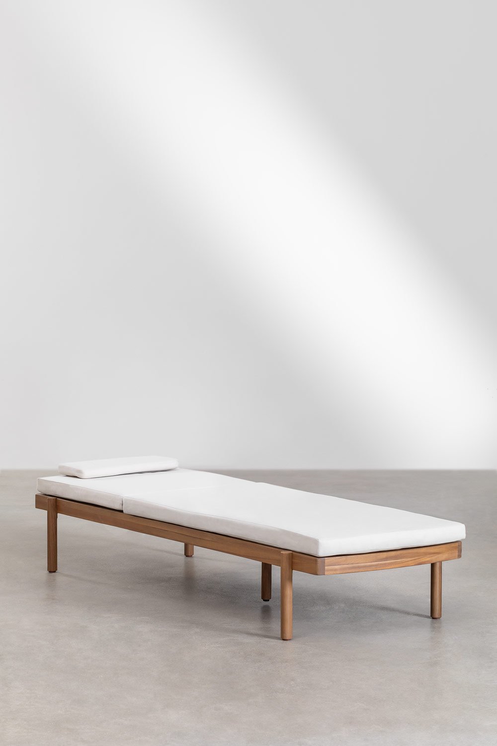 Tumbona reclinable en madera de acacia con cojín Aderyn, imagen de galería 5