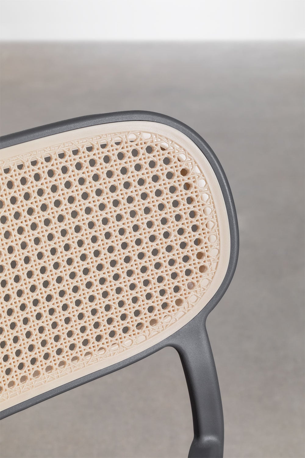 Pack de 2  sillas de jardín apilables en polipropileno Omara, imagen de galer&iacute;a 5