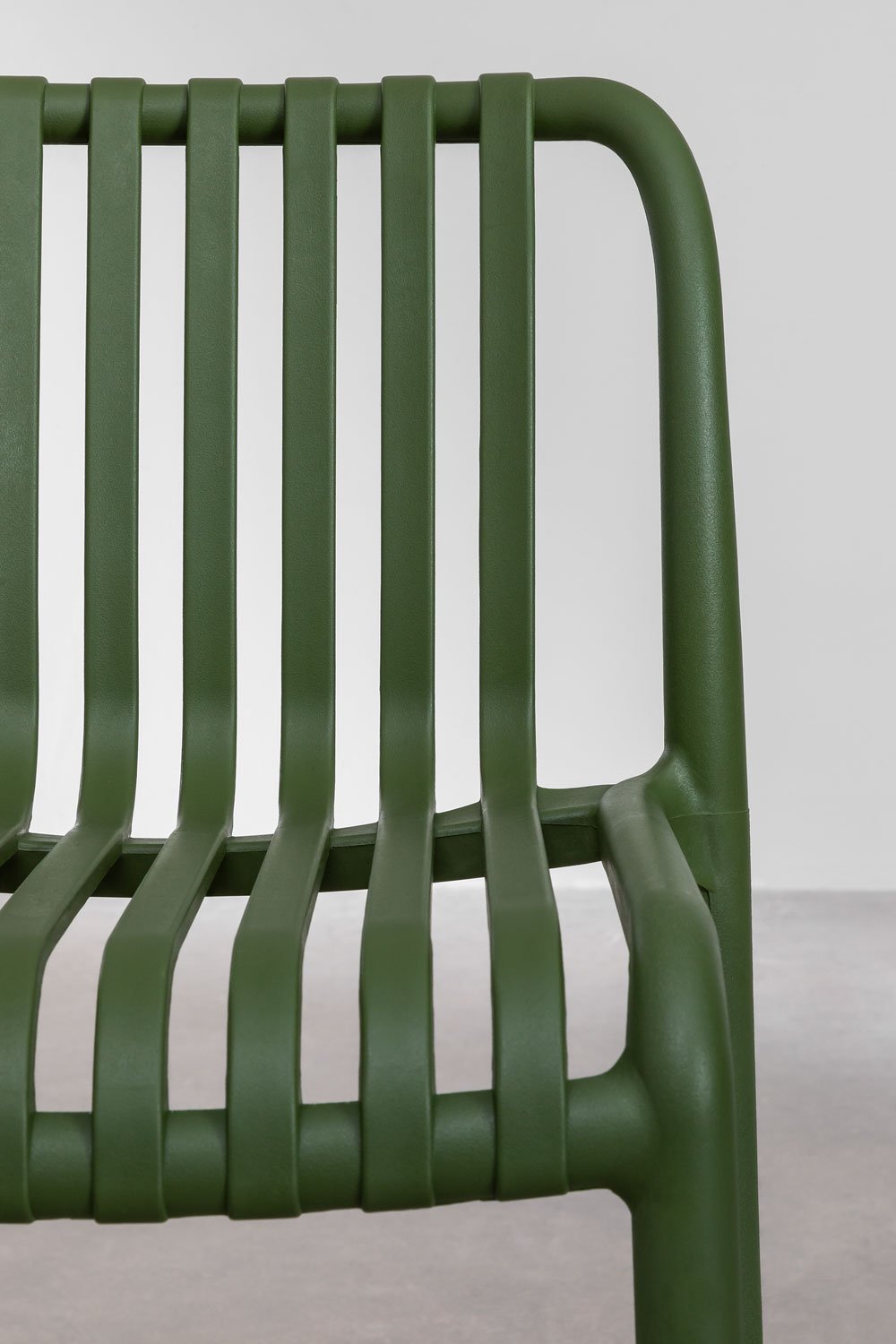 Taburete alto de jardín 75 cm apilable en polipropileno verde pesto Wendell, imagen de galer&iacute;a 4