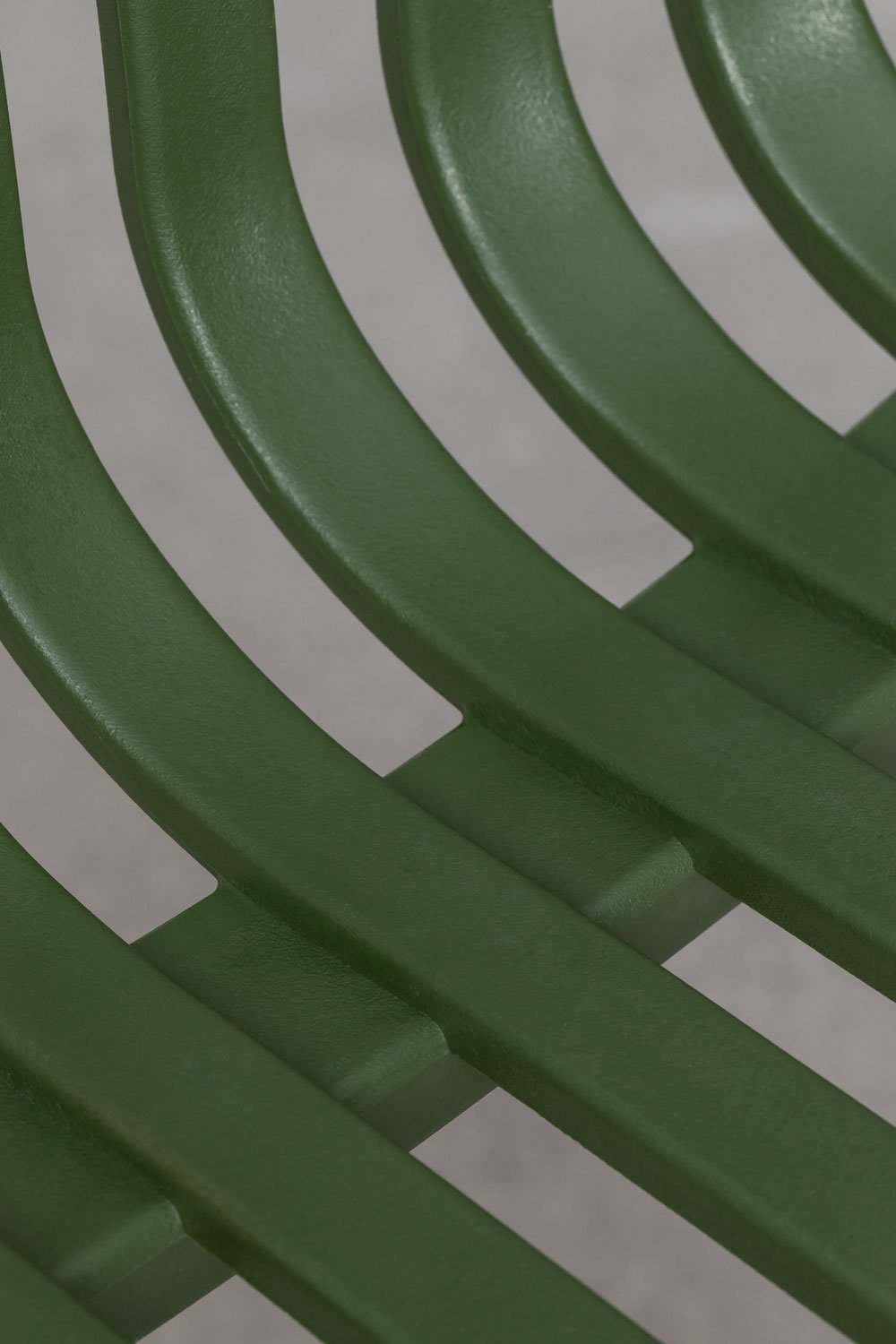 Taburete alto de jardín 75 cm apilable en polipropileno verde pesto Wendell, imagen de galer&iacute;a 6