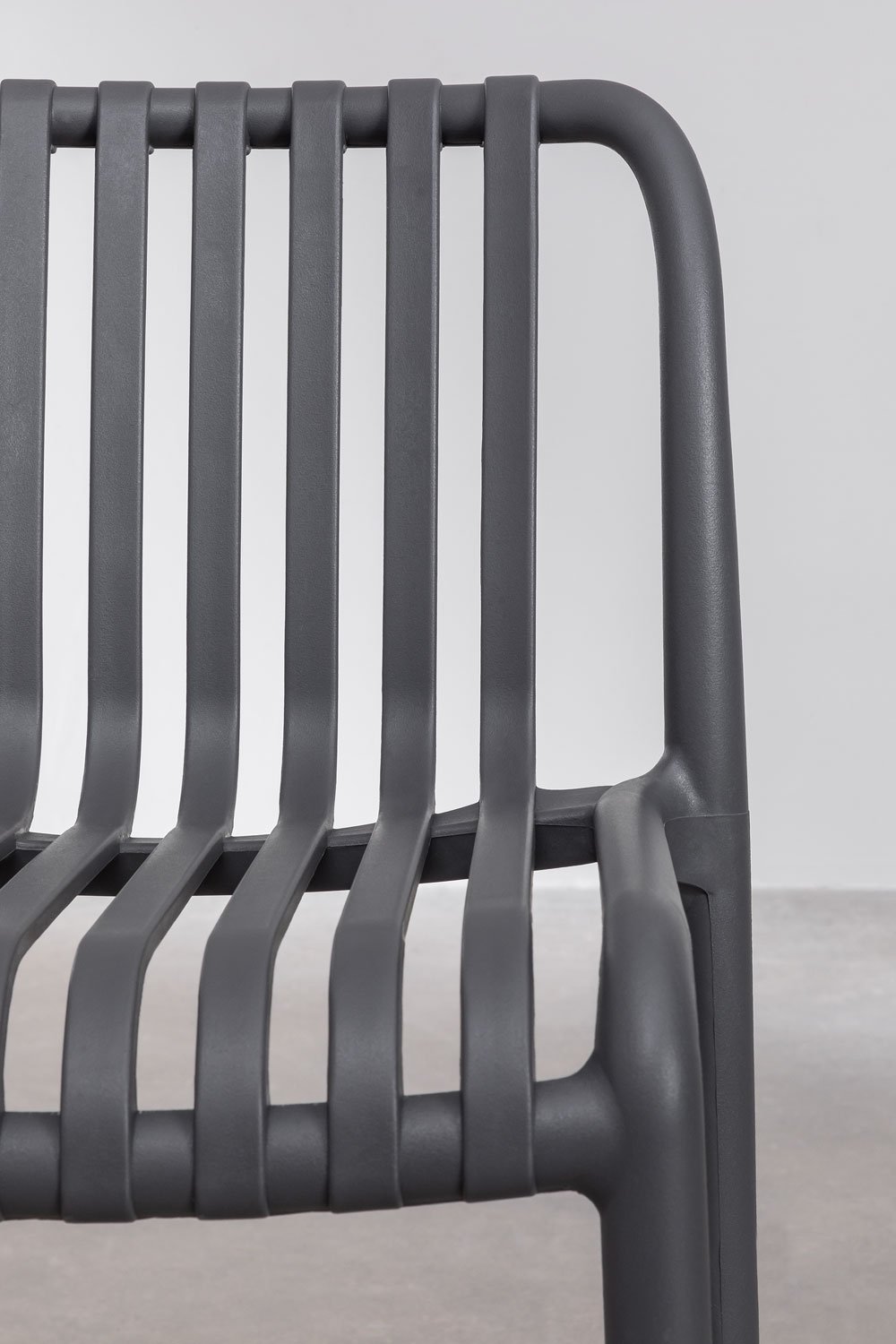 Taburete alto 65 cm apilable en polipropileno gris grafito Wendell, imagen de galería 5