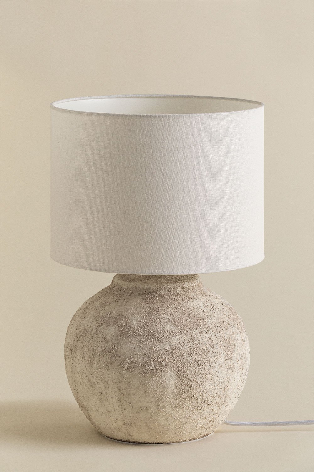 Lámpara de mesa en lino y terracota Aloia, imagen de galería 3