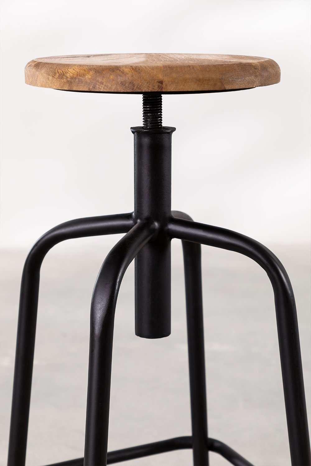 Taburete alto regulable en acero negro y madera Ery, imagen de galería 4