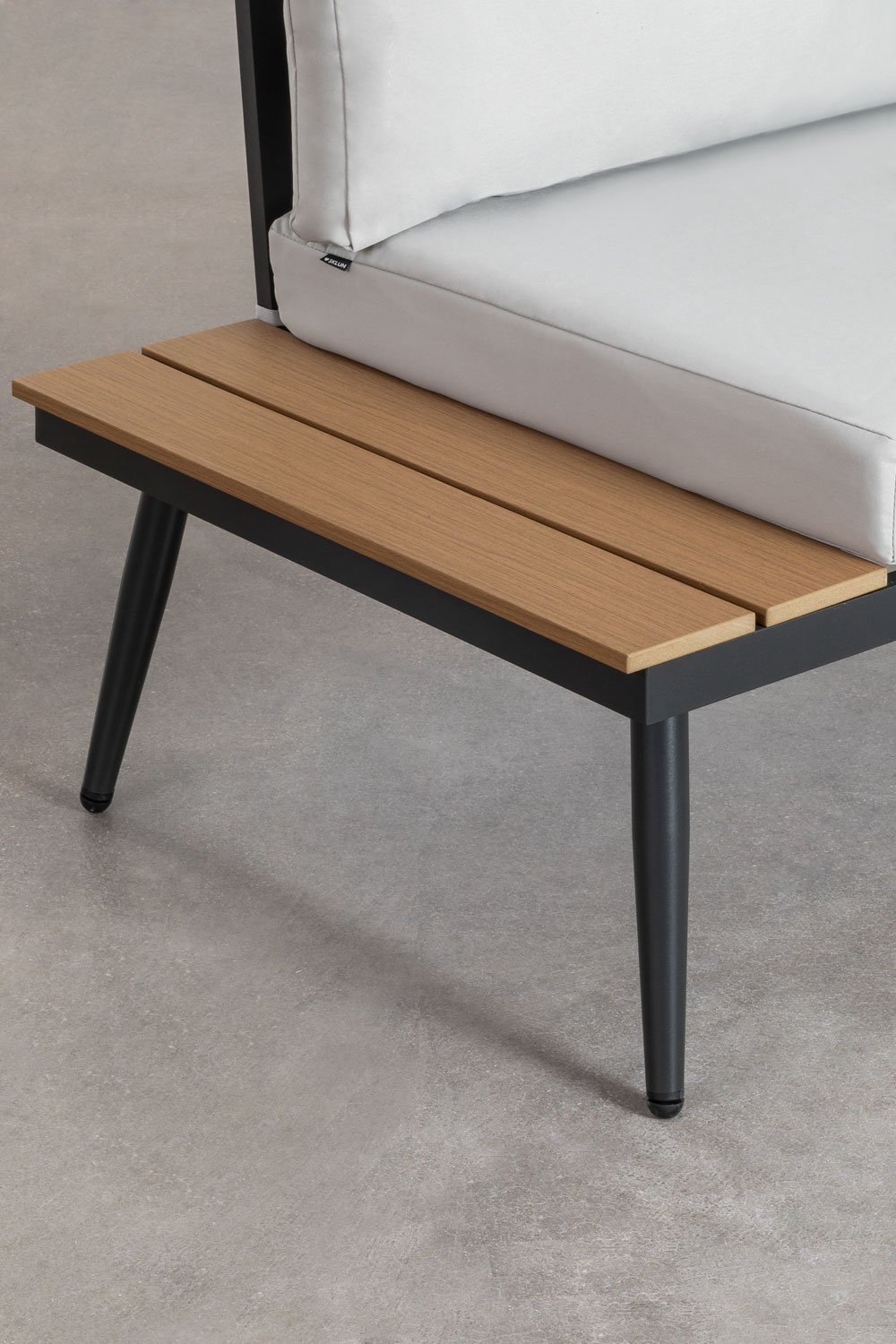 Conjunto de jardín con sofá esquinero de 4 plazas y mesa de centro en aluminio y madera Nadi, imagen de galería 5