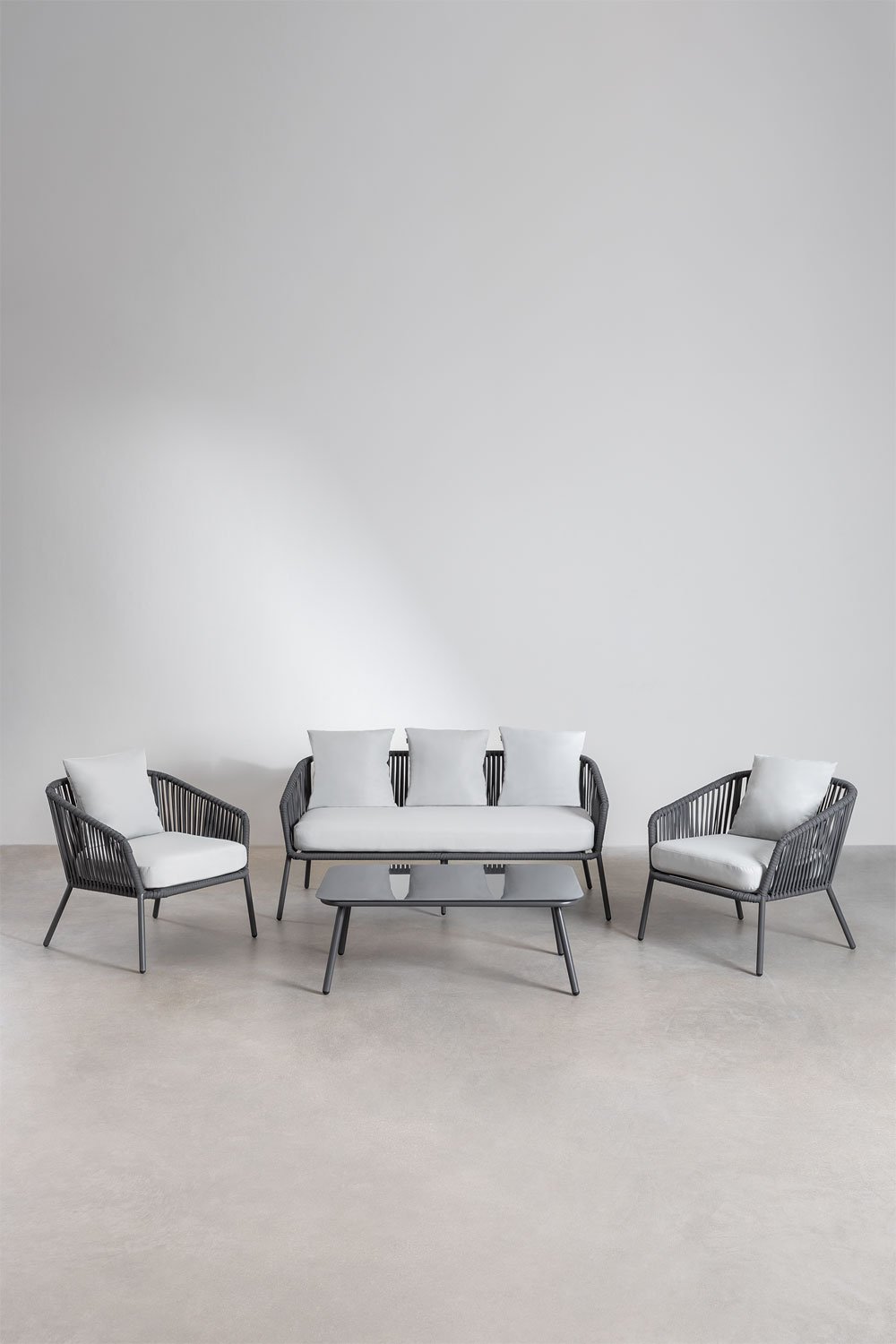 Conjunto de jardín con sofá de 2 plazas, 2 sillones y mesas de centro en aluminio y cuerda trenzada Arhiza     , imagen de galería 2