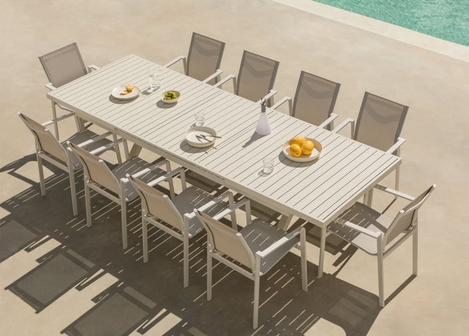 Set de Mesa de Jardín Extensible Rectangular en Aluminio (240-300x100 cm) Karena y 10 Sillas de Jardín Eika