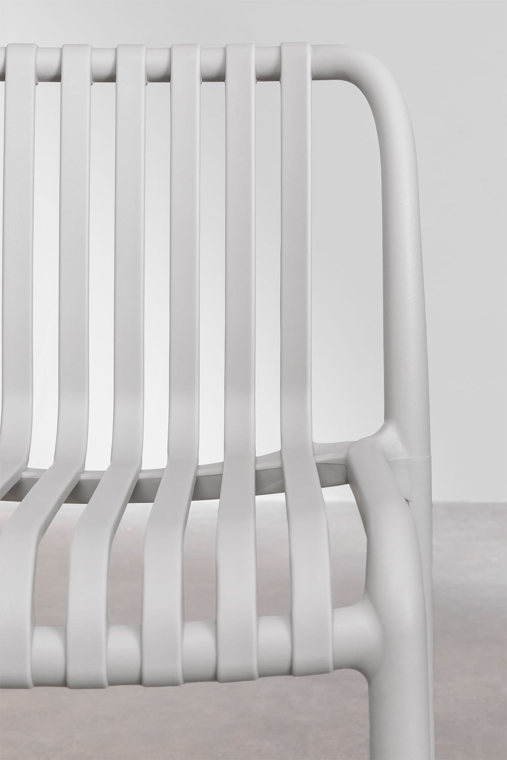 Taburete alto de jardín 75 cm apilable en polipropileno gris claro Wendell, imagen de galer&iacute;a 6