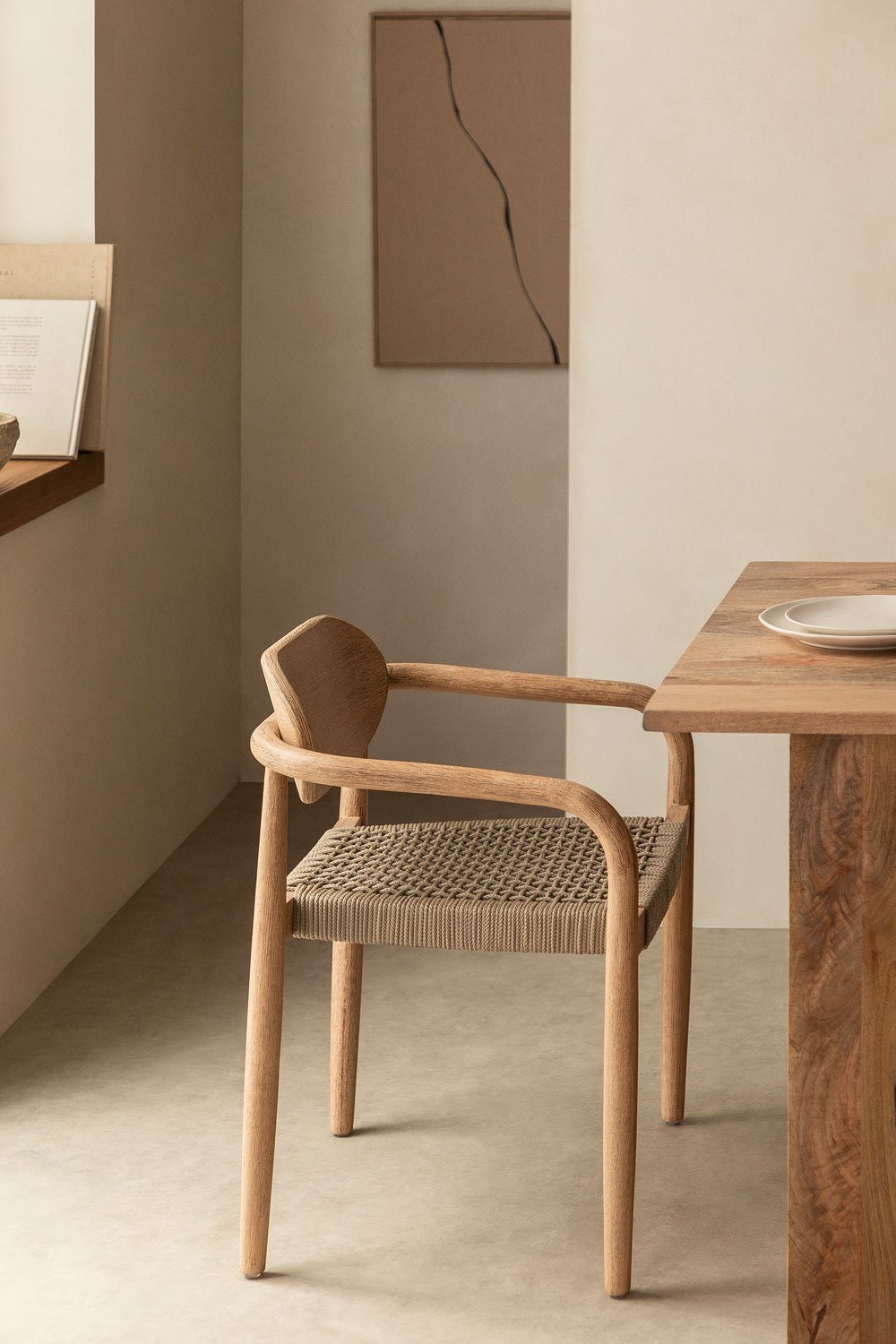 Silla de comedor con reposabrazos en madera Naele, imagen de galería 1