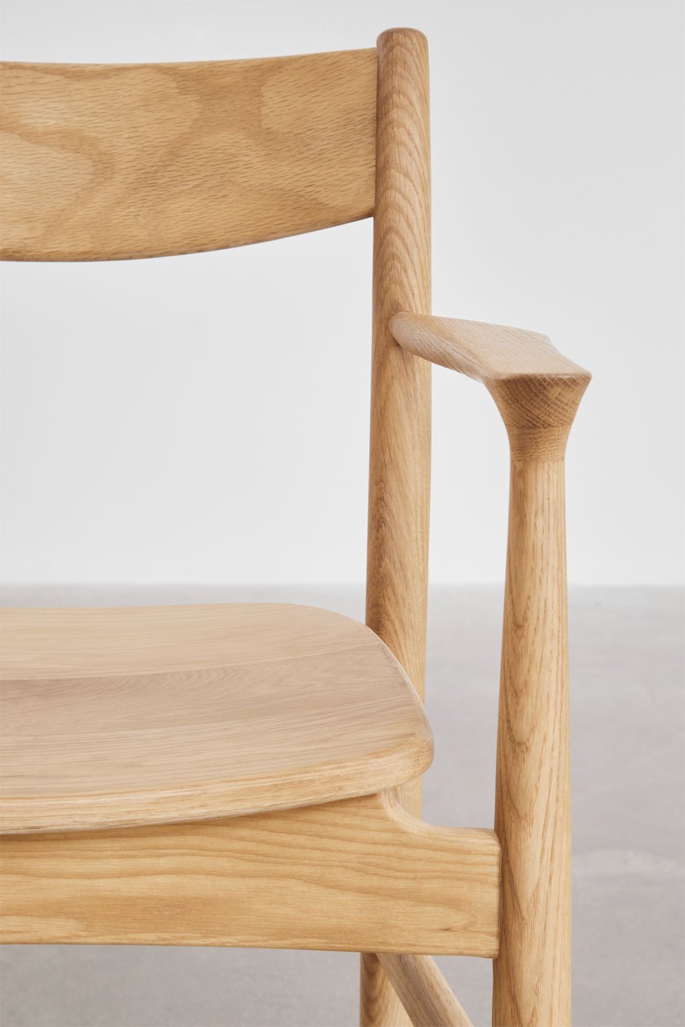 Silla de comedor con reposabrazos en madera de roble Mireita , imagen de galería 7