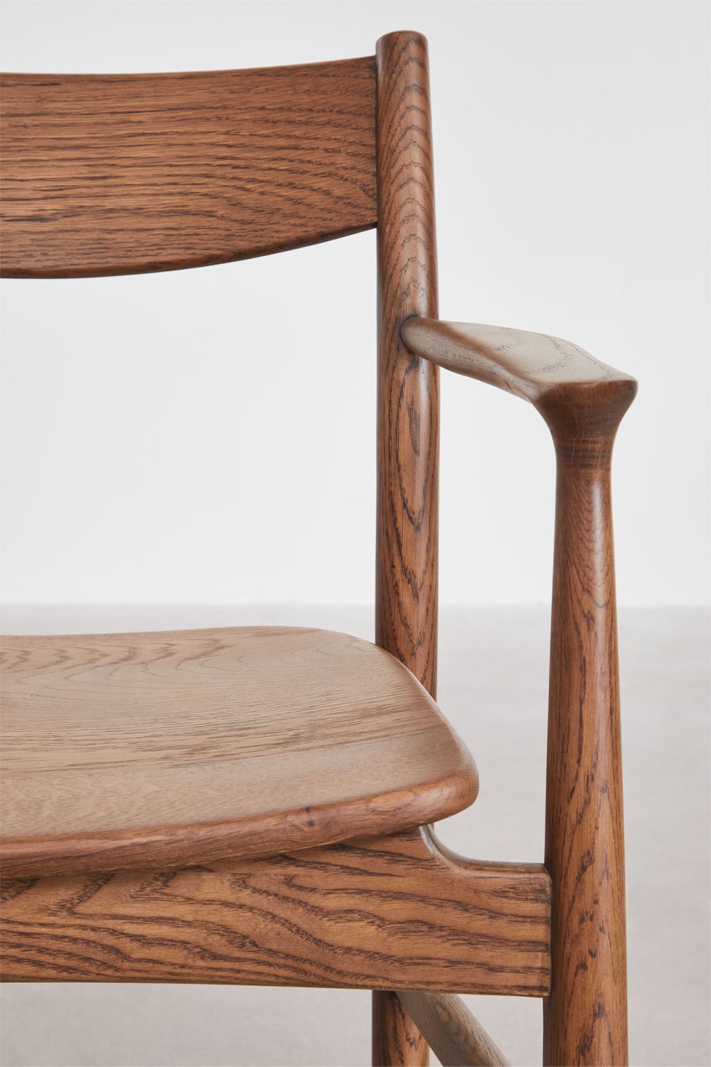 Silla de comedor con reposabrazos en madera de roble Mireita , imagen de galería 5