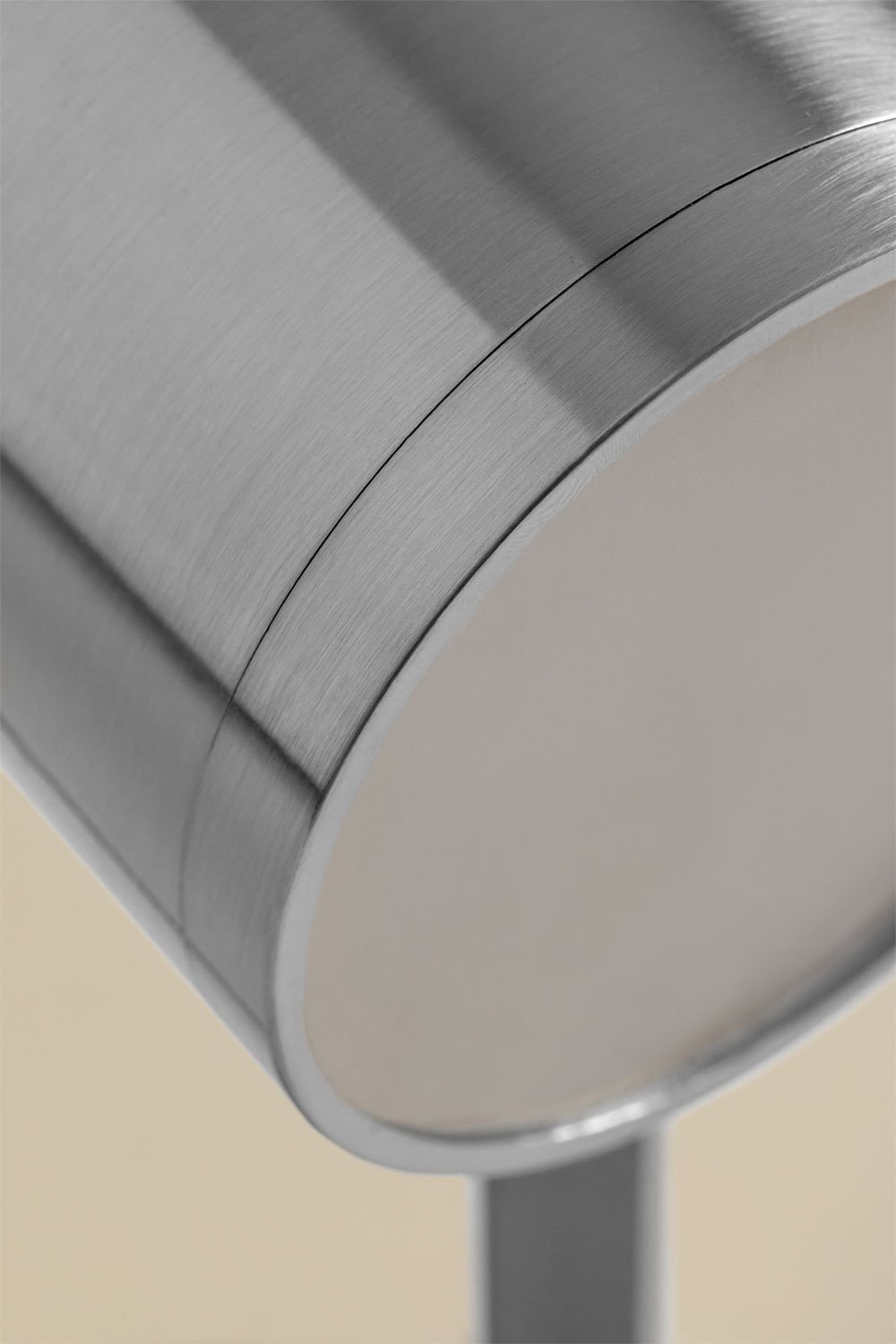 Lámpara de mesa LED direccionable e inalámbrica en hierro Liburt , imagen de galería 5