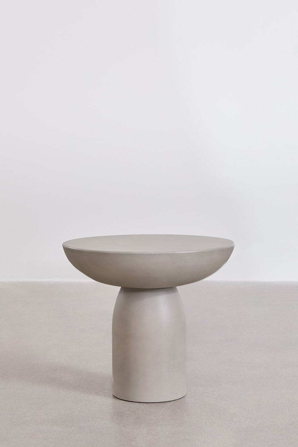 Mesa auxiliar para jardín redonda Ø50 cm en cemento Zenadia, imagen de galería 2