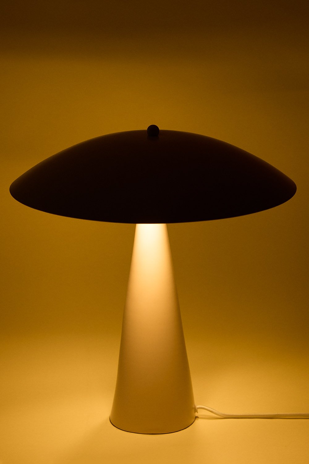 Lámpara de mesa en hierro Irune       , imagen de galer&iacute;a 3