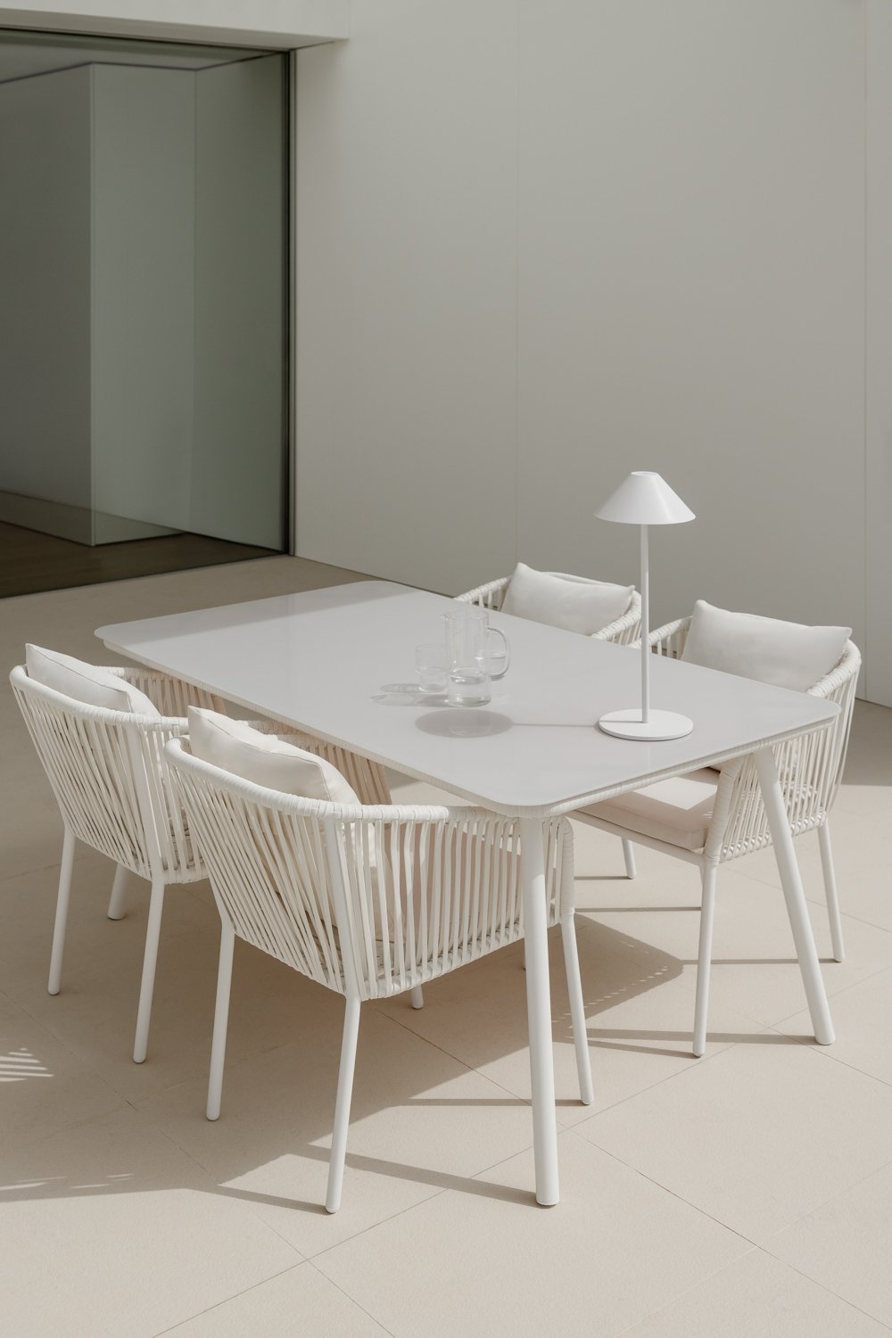 Set de mesa rectangular (160x90 cm) y 4 sillas de jardín Arhiza Classic, imagen de galería 1