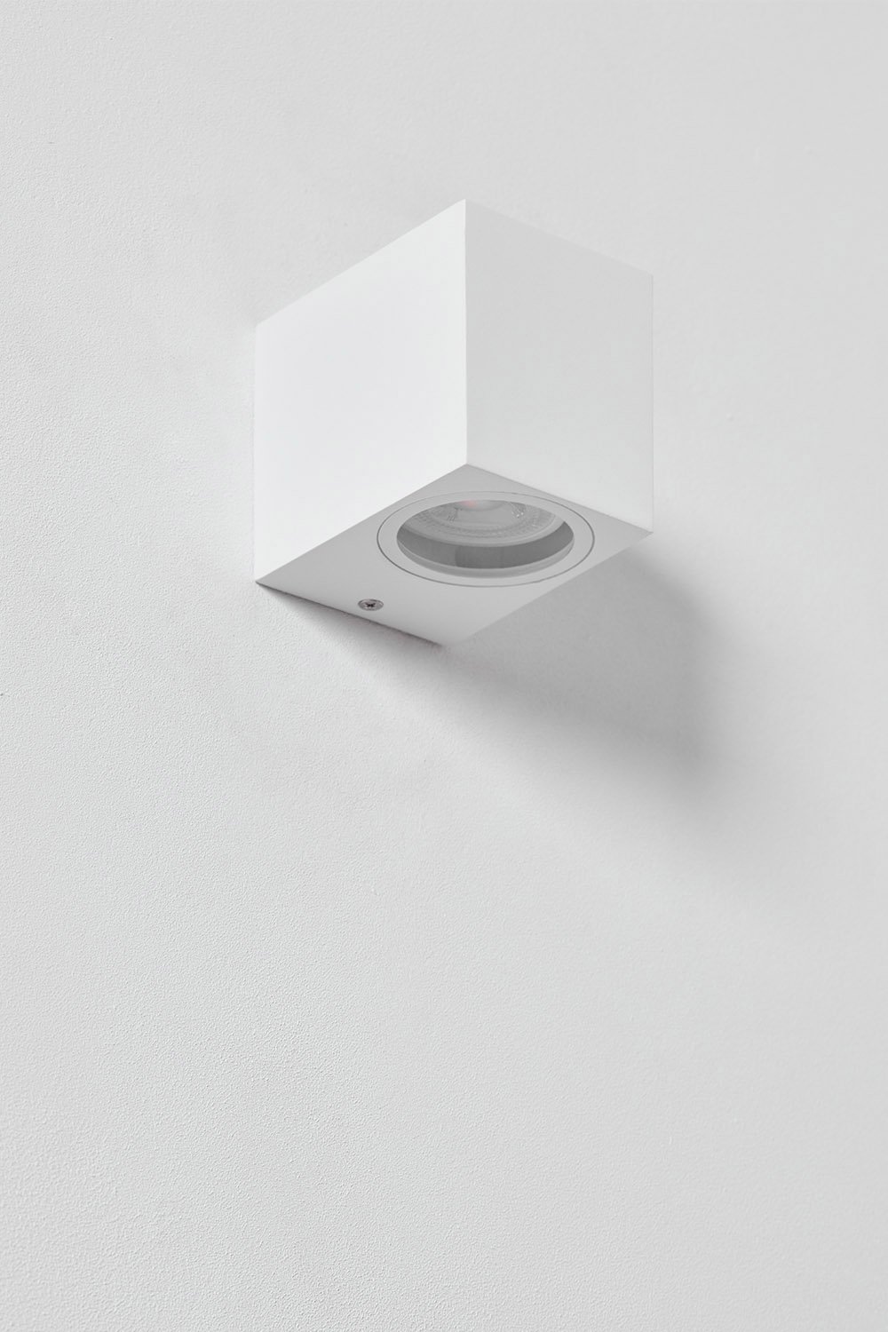 Aplique de pared para exterior en aluminio Dolton, imagen de galería 1