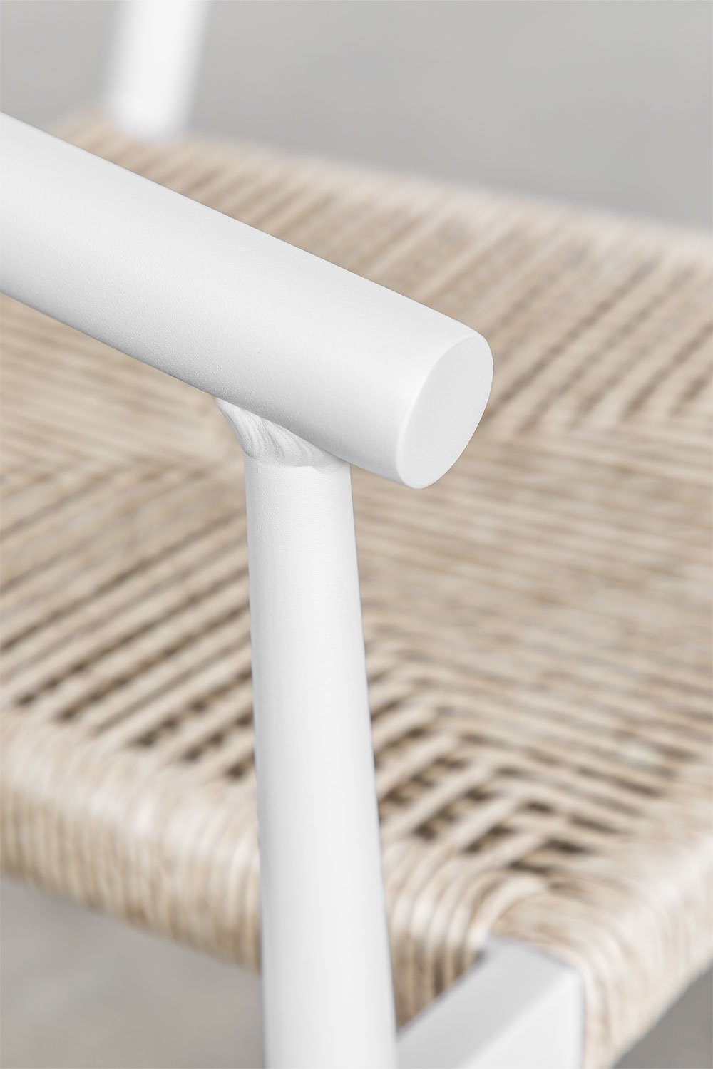 Pack de 4 sillas de comedor apilables con reposabrazos en aluminio y ratán sintético Marsha   , imagen de galería 6