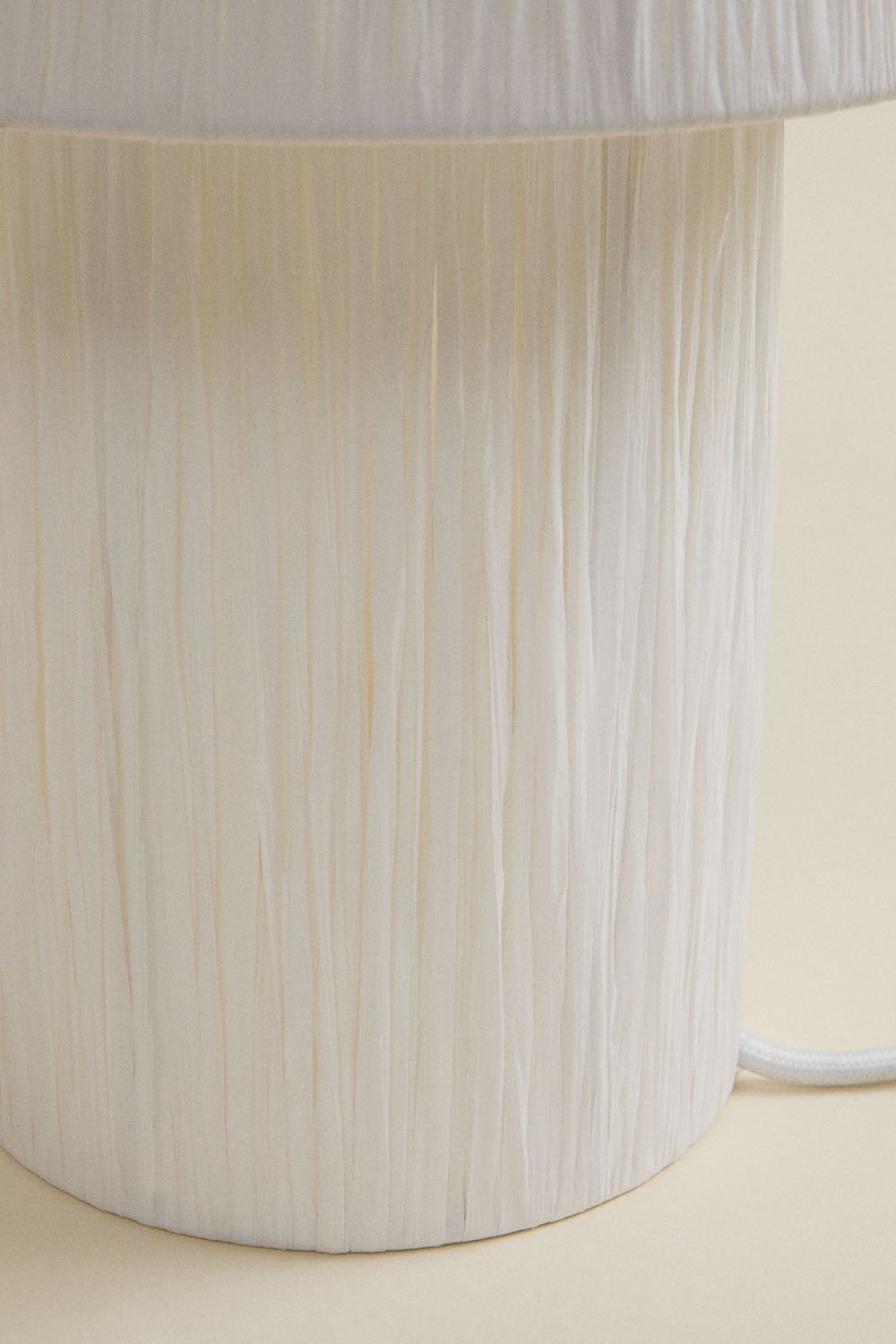 Lámpara de mesa en papel Nironalde, imagen de galer&iacute;a 6